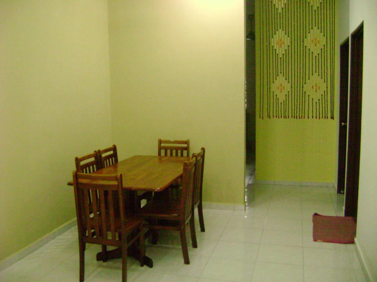 Homestay Amsyarah セリ・イスカンダル エクステリア 写真