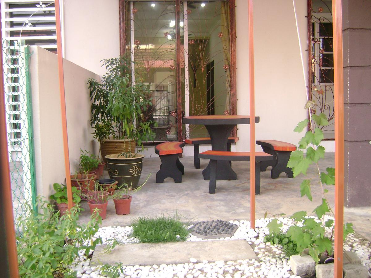Homestay Amsyarah セリ・イスカンダル エクステリア 写真