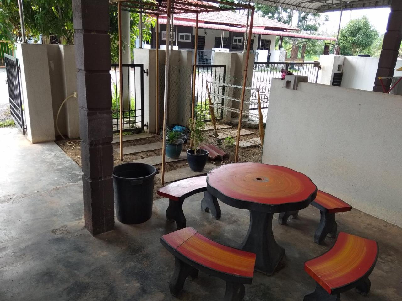 Homestay Amsyarah セリ・イスカンダル エクステリア 写真