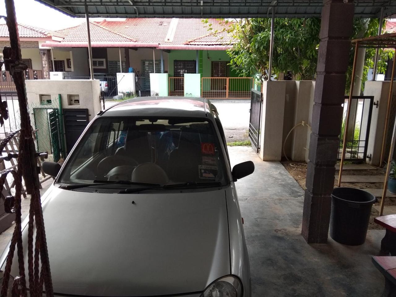 Homestay Amsyarah セリ・イスカンダル エクステリア 写真